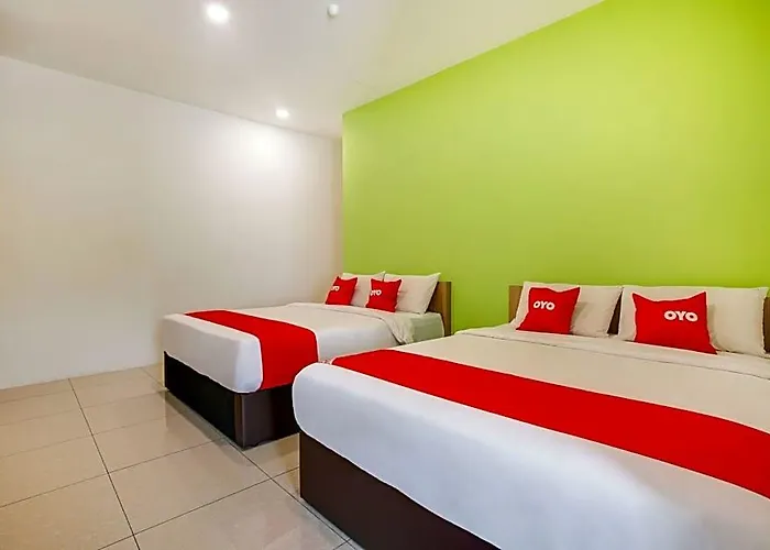 Hotel Junction Hostel, Poblacion Makati Avenue,
