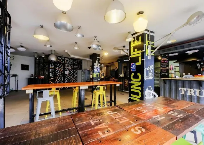 Junction Hostel, Poblacion Makati Avenue, 3* Manila