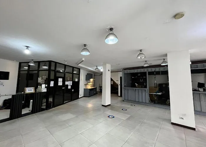 Junction Hostel, Poblacion Makati Avenue, Hotel Manila