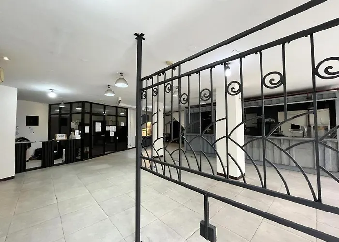 Junction Hostel, Poblacion Makati Avenue, Manila